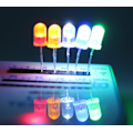 Pikkukuva 3 / 5: 300 kpl (5 väriä x 60 kpl) 5 mm:n LED-valoa lähettävä diodi pyöreä sekoitettu väri valkoinen/punainen/keltainen/vihreä/sininen sarja laatikko