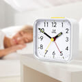 Miniatyrbild 2 av 4: Analog tyst liten resealarmklocka tyst icke-tickande bordsklocka