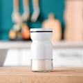 Miniatyrbild 2 av 5: Salt- och pepparkvarnset i vitt glas med justerbar hällpip