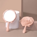 Miniatyrbillede 2 af 5: Vintage Rose Carving Håndholdt Makeup Spejl Pink Tiny Spejl med