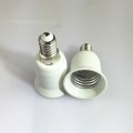 Miniatyrbild 4 av 4: E14 sockeladapter för E27-lampa, vit