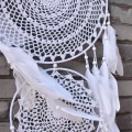 Miniatyrbillede 4 af 5: Brun - Stor Drømmfang med 3 Cirkler, Hvid Fjer Macrame