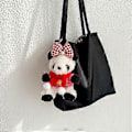 Miniatyrbillede 5 af 5: Sød Panda Nøglering Blød Plys Panda Dukke Bedårende Vedhæng Taske Charm Blød Panda Telefon Charm Perfekt til Tasker og Nøgler Rød og hvid sweater Red and white sweate