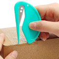 Miniatyrbild 2 av 4: 1 st grön plastbrevöppnare för kuvert och postpaket,