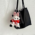 Miniatyrbillede 4 af 5: Sød Panda Nøglering Blød Plys Panda Dukke Bedårende Vedhæng Taske Charm Blød Panda Telefon Charm Perfekt til Tasker og Nøgler Rød og hvid sweater Red and white sweate