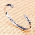 Miniatyrbilde 5 av 5: Armbånd for kvinner - Gravert sitat inspirerende armbånd bursdag