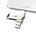 Pikkukuva 3 / 3: 64 Gt:n USB-muistitikku, jossa on kaksi USB C -liitäntää, tyyppi C 3.1 ja USB 3.