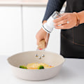 Miniatyrbild 3 av 5: Salt- och pepparkvarnset i vitt glas med justerbar hällpip