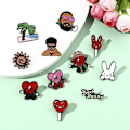 Miniatyrbillede 3 af 5: Un Verano Sin Ti Bad Bunny plys broche