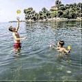Miniatyrbillede 5 af 5: Pool Spil Legetøj til Børn Voksne Vand Hoppende Bolde Pool Legetøjsbolde Svømmebassin Legetøj Vand Skip Bolde Pool Hoppebolde Orange sort Orange black