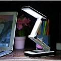 Miniatyrbilde 4 av 5: [Ny versjon] TOMOL Super Lys COB LED Bærbar skrivebordslampe Reiselampe: Foldbar, Berøringsfølsom kontroll, 3 justerbare lysstyrkenivåer, batteri og