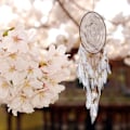 Miniatyrbillede 5 af 5: Stor Boho Dreamcatcher Hvid Fjer og Perler Vægophæng Vin