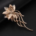 Miniatyrbillede 5 af 5: Broche med katteøje til kvinder skabt af Brooch chic bryllup b