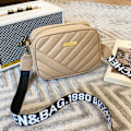 Miniatyrbild 1 av 4: Dam syntetiskt läder crossbody väska, lyxig designer'