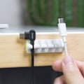 Miniatyrbillede 2 af 5: Skrivebordsarrangør Kabelklemmer - Sæt med 5 - Silikone Kabelholder Fastgjort