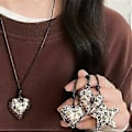 Miniatyrbillede 5 af 5: Retro Leopard Print Hjerte- og Stjernevedhæng Halskæde Til Kvinder Mode Lang Reb Kæde Halskæde Smykketilbehør