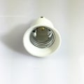 Miniatyrbillede 3 af 4: E14 fatningadapter til E27 pære, hvid