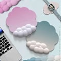 Miniatyrbild 4 av 5: Molnformad Handledsstöd Musmatta Halkfri Bas Färgglad PU Mjukt Memory Foam Smärtlindringsmatta för Gaming Musmatta ljus vit blå light white blue