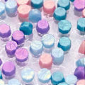 Miniatyrbillede 3 af 5: 100 stk. Vokssegl Perler Glitter Vokssegl Perler Ottekanter Forseglingsvoks Perler til Vokssegl Stempel Kuvert Bryllupsinvitationer four color mix