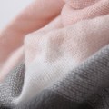 Miniatyrbilde 3 av 5: Rødt kvinneskjerf stort rutete akryl ull lang varm skjerf Vogue