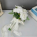 Miniatyrbilde 4 av 5: Brudens Avanserte Følelse av Å Holde Blomster Bryllup Holde Buketter Simulering av Friske Hvite Falske Blomster Flye254349
