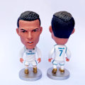 Pikkukuva 1 / 8: Uudet jalkapallofanit heiluttavat Real Madrid Cairo Levan mo Real Madrid C