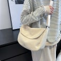 Miniatyrbild 1 av 5: Enfärgad Designer 2022 Ny Crossbody-väska för kvinnor Mode högkvalitativ nylon Damaxelväska Flickor Studentväskor Beige Beige
