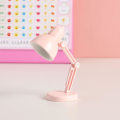 Pikkukuva 1 / 4: 2kpl Mini Pieni Pöytälamppu Led Taittuva Kannettava Pieni Yövalo Magneettinen Imu Lämminvärinen Silmiensuojaus Lukupöytälamppu kiinnikkeellä LD02-pink