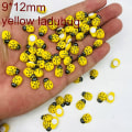 Pikkukuva 1 / 5: 100 kpl Mini Wood Bee Leppäkerttu Värikäs Liimalla Koti Jääkaappi Seinäkoristeet Tee itsetehdyt lasten lahjajuhlatarvikkeet yellow ladybug