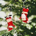 Miniatyrbillede 4 af 5: 2 stk Vinduespaneldekor Harpiks Sjove juletræspynt julemandsvedhæng (rød)