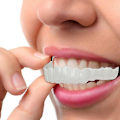 Miniatyrbild 2 av 4: Snäpp på löständer Övre + nedre tandfasader Cover A Only Upper teeth