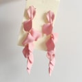 Miniatyrbillede 5 af 5: 1 par udsøgte dingle øreringe slidbestandige akryl lange kvinder dingle drop øreringe Smykker tilbehør Light Purple