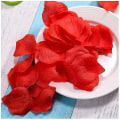 Miniatyrbilde 4 av 5: 500/1000/3000 stk Fargerike kunstige roseblader Bryllup Romantisk Silke Rose Blomsterblad Bryllupsfest dekorasjonsutstyr 50% rose red 3000pcs