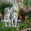 Miniatyrbild 4 av 5: Kyssar barn pojke och flicka harts staty trädgård prydnad skulptur utomhus gård dekoration