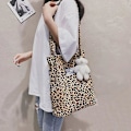 Miniatyrbillede 3 af 5: Leopard Print lærredstaske Dame Håndtaske Print Skuldertaske Vintage lærredstaske Leopard print Leopard print