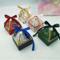 Miniatyrbillede 3 af 3: Gaveæske Bryllupsartikler Fest Candy Box Baby Shower Papir Chokoladeæsker Bronzing Emballageæsker L 8.5x8.5x10cm Red Pearl