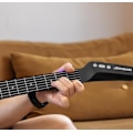 Miniatyrbild 6 av 9: AeroBand AG01 Elgitarr Silikon Material Handvänlig gitarr Avtagbar för nybörjare och nybörjare svart