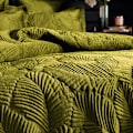 Miniatyrbild 3 av 4: Paoletti Palmeria Sammetsquiltat Täcke Set Superking Moss Moss Superking
