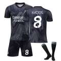 Miniatyrbild 1 av 2: Real Madrid CF 22-23 Modeller med samma varumärke Jersey KROOS Nr 8 Fotbollströja kit 30