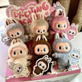 Miniatyrbild 3 av 10: POP MART The Monsters Labubu Blind Box Samlarfigur - Pop Mart Spännande Macaron Plysch Nyckelring Edition (1 Blind Box, 17cm) Slumpmässigt Designad