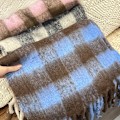 Miniatyrbild 10 av 11: Vinterhalsduk i Mjuk Borstad Textil - Rutigt Mönster för Kalla Dagar one size