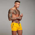 Miniatyrbillede 3 af 5: Hurtigtørrende badeshorts til mænd, lynlåslommer, mesh-foring - Størrelse L - Lys gul