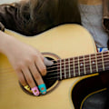 Miniatyrbild 2 av 4: 35 st Silikon Gitarr Fingerskydd Fingertoppsskydd + 5 Gitarrplektrum