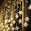 Miniatyrbillede 2 af 5: 96 LED Snefnug Fe Lyskæde Gardin Vindue 8 Tilstande Julefest Dekoration Warm Color US