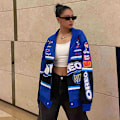 Miniatyrbillede 4 af 5: Y2K-inspireret streetwear jakke udstråler en stærk retro vibe og fremviser en unik smag S