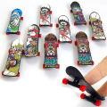 Miniatyrbilde 2 av 3: Julekalender 2023 24 Finger Skateboard for Gutter