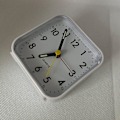 Miniatyrbild 5 av 5: Analog väckarklocka utan tickande med ljus och snooze-funktion och toppknapp, högt alarm, tyst väckarklocka, batteridriven white