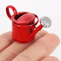 Pikkukuva 4 / 4: 2 kpl Miniatyyri Kastelukannut Lasten Nukkekoti Koristeet Nukkekoti Väärennös Puutarhatyökalut Punainen 4x1.5x2.5cm Red 4x1.5x2.5cm