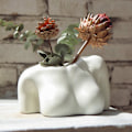 Miniatyrbild 1 av 3: Blomvas i form av kvinnokropp, blomkrukor i kvinnofigur med dräneringshål, Boho-formade accentdetaljer i modern design