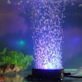 Miniatyrbillede 2 af 5: LED Akvarium Luftsten Fiskedam Bobler Lys Luftsten Diffusor Dekoration Lampe Med Sugkop Farverig Baggrundsbelysning (2,2 tommer Lysdisk (ingen Fjernbetjening))